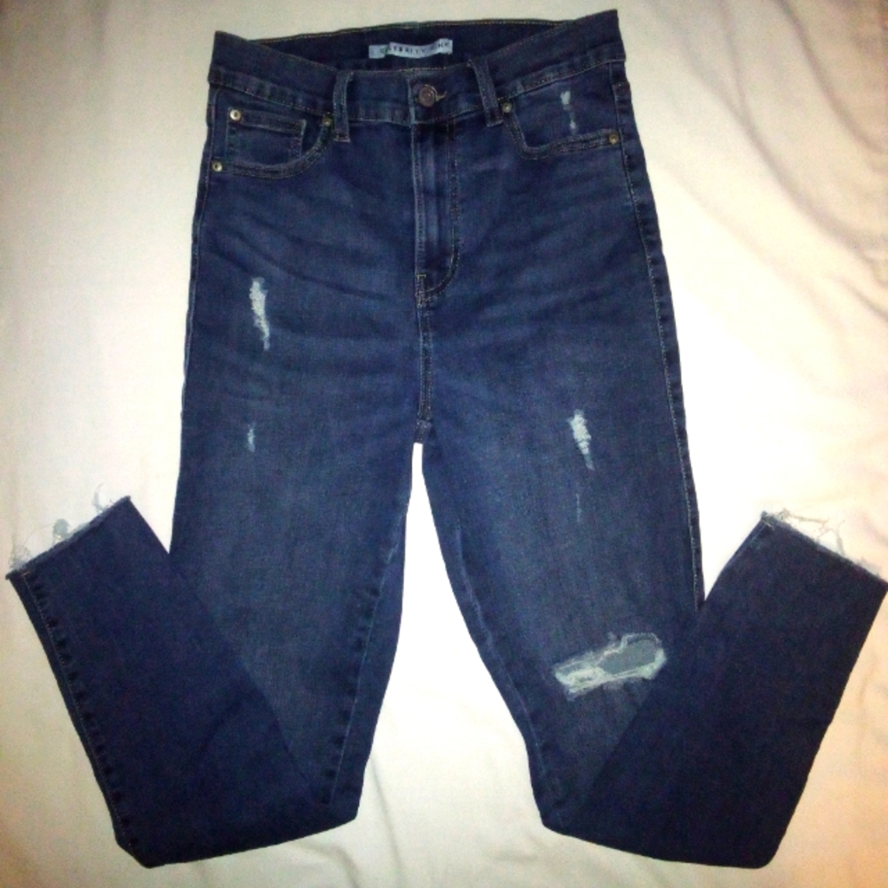 Celebrity Pink factory distressed women's jeans size 7/28